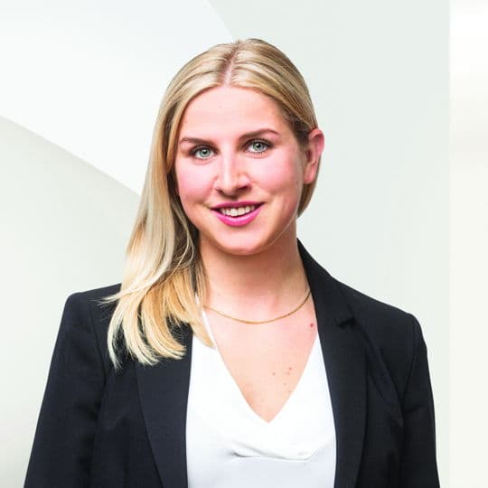 Portrait photo of Laura Reimair