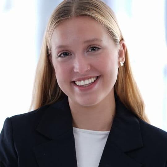 Portrait photo of Emma Scheuermann