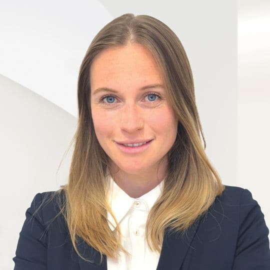 Portrait photo of Nadia Agstner