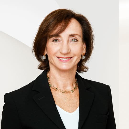 Portrait photo of Christine Flemming