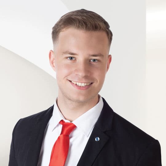 Portrait photo of Jan Brückner