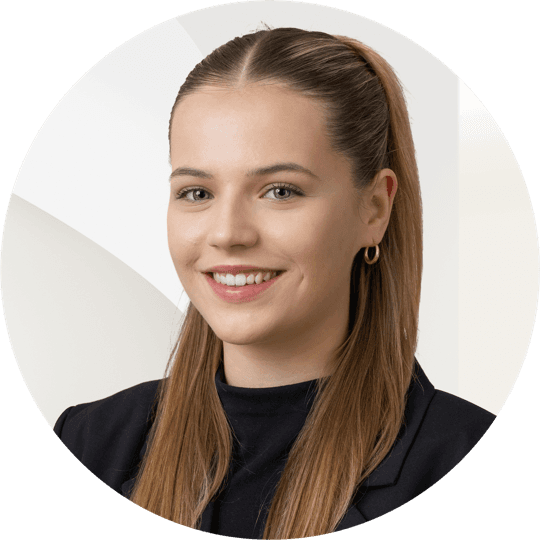 Portrait photo of Julia Lindlar