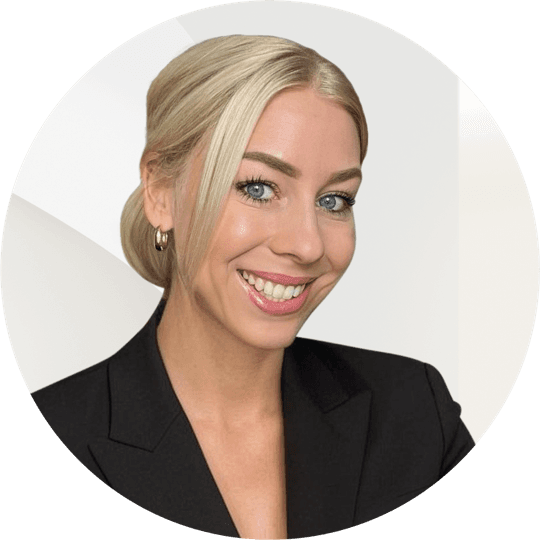 Portrait photo of Nadine Schlegel