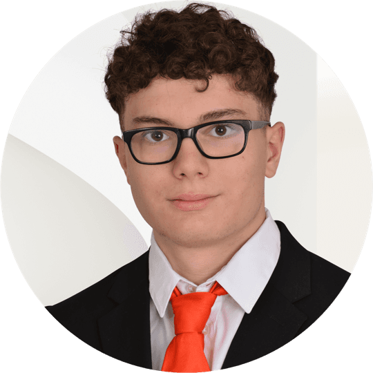 Portrait photo of Justin Lillig