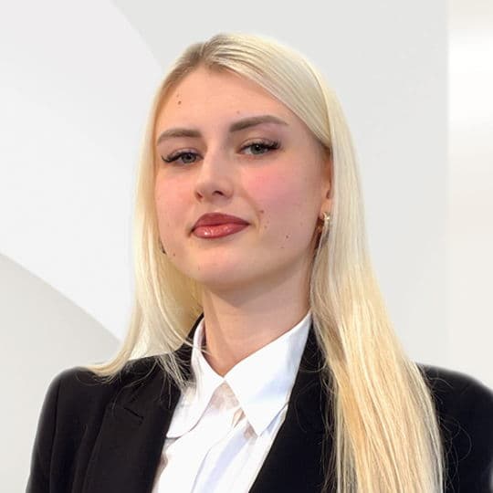 Portrait photo of Daria Kartaschow