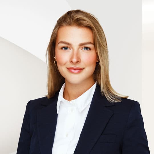 Portrait photo of Manuela Friesen