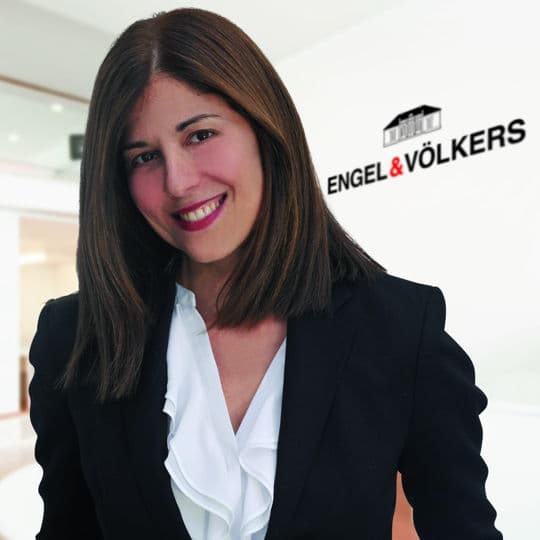 Porträtfoto von Anat Shurer