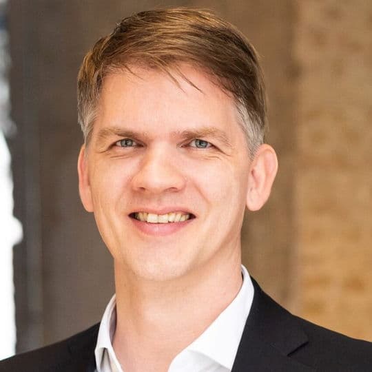 Portrait photo of Markus Schröder