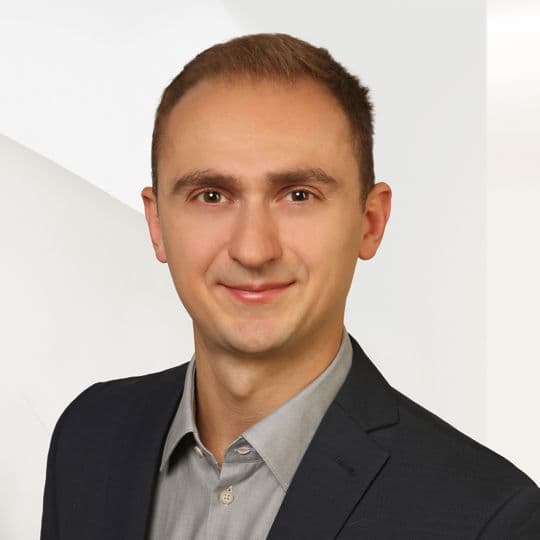 Portrait photo of Lev Putra