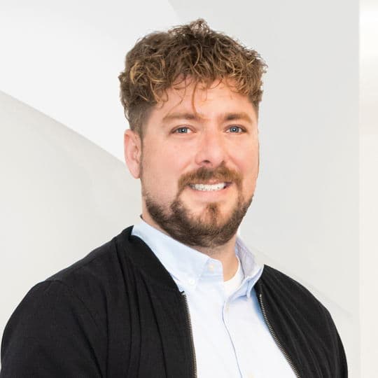 Portrait photo of Tobias Kalbitzer