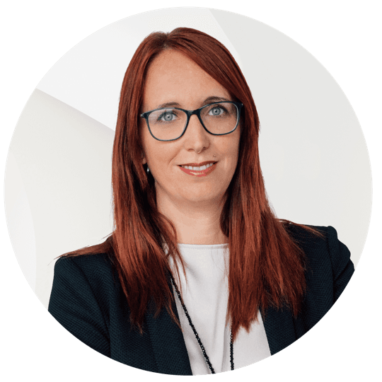 Portrait photo of Sabine Oswald