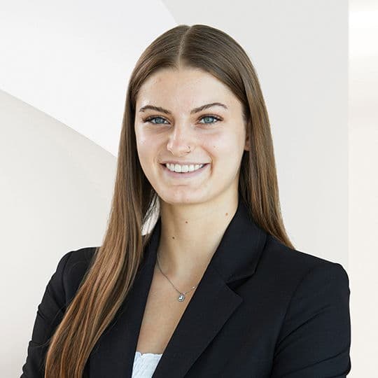 Portrait photo of Janina Scherer