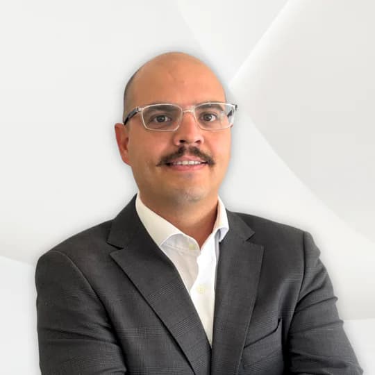 Portrait photo of Rodrigo Aquino