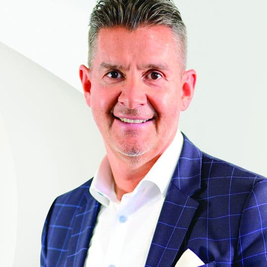 Portrait photo of Sascha Rienäcker