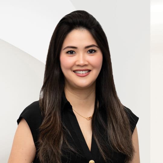 Portrait photo of Sarinn Jirasakravee