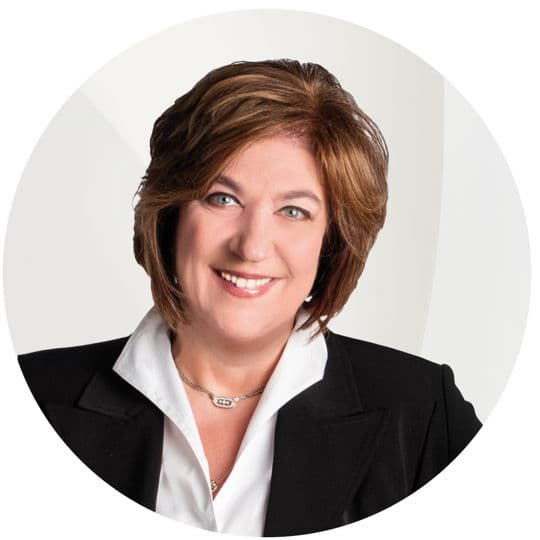 Portrait photo of Susanne Donaj