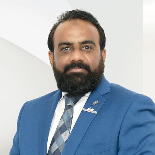 Portrait photo of Faisal Farooqi