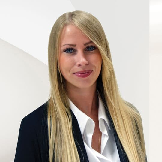 Portrait photo of Stefanie Schwarz