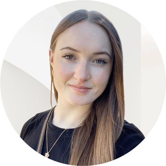 Portrait photo of Carolin Peine