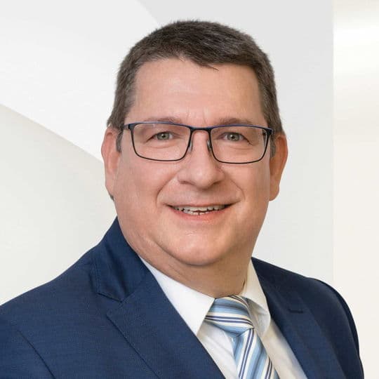 Portrait photo of Wolfgang Rieß