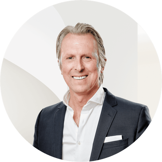 Portrait photo of Sven Müller