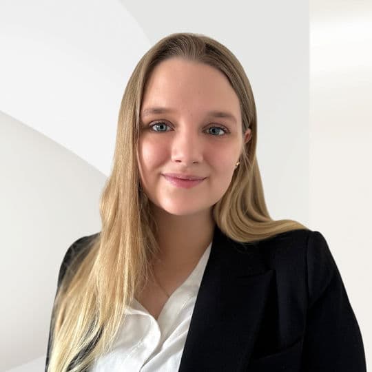 Portrait photo of Caroline Berkes