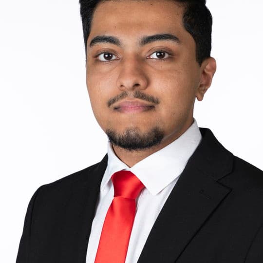 Portrait photo of Moaaz Choudry