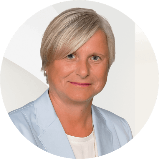 Portrait photo of Sabine Michelatsch