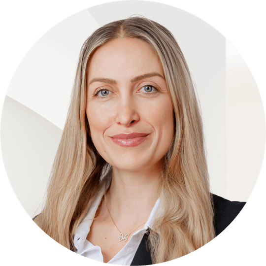 Portrait photo of Karin Tokay