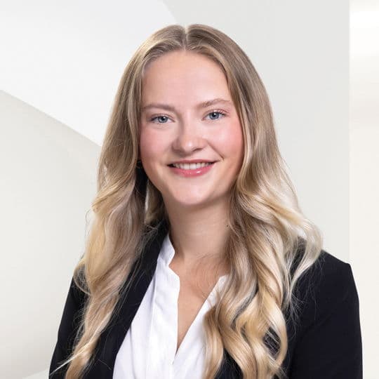 Portrait photo of Julia Müller