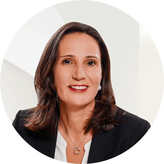 Portrait photo of Stefanie Hollerbaum