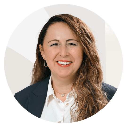 Portrait photo of Claudia Dassinger