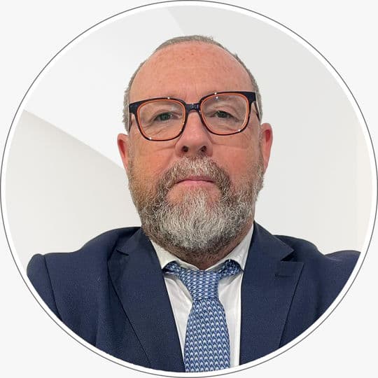 Portrait photo of alberto geromel