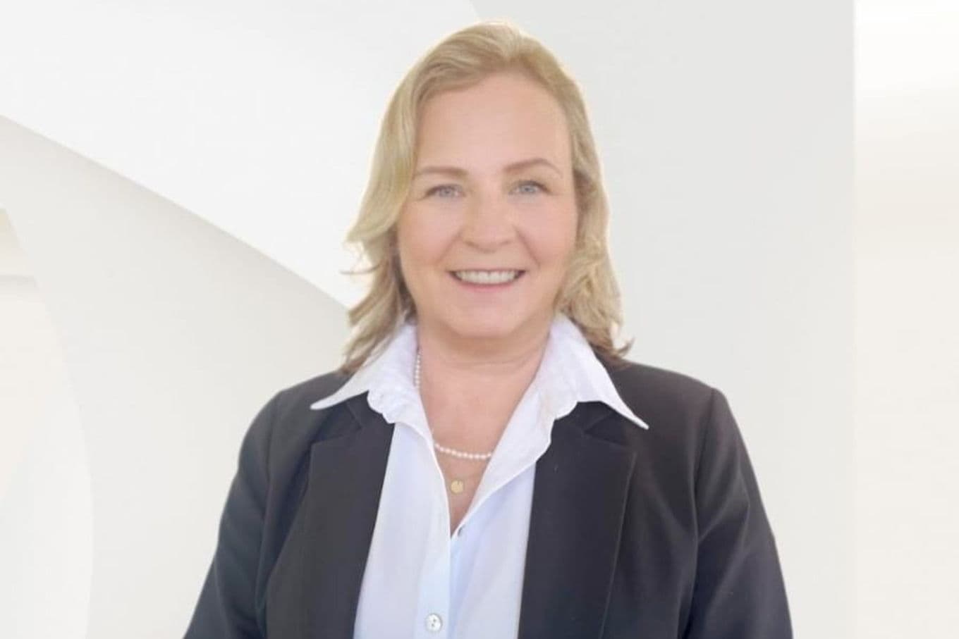 Image of Derval Hoban