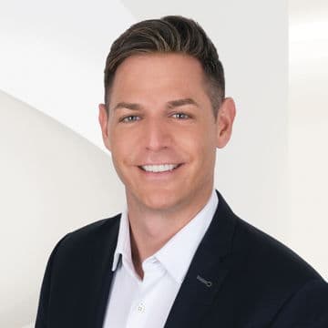 Portrait photo of Dominik Tordai