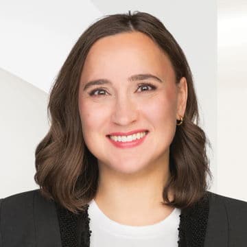 Portrait photo of Catherine Barth