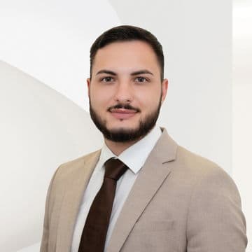 Porträtfoto von Deniz Lang