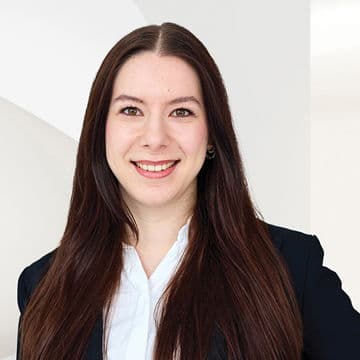 Portrait photo of Laura Rosato