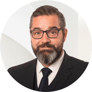 Portrait photo of Daniel Kastilan