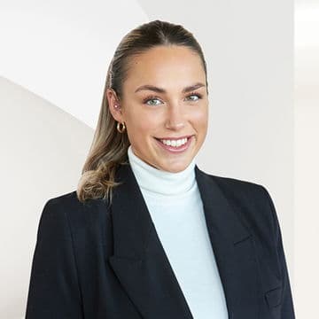 Portrait photo of Sarah Kisters