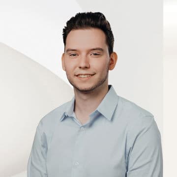 Portrait photo of Andreas Hägelen