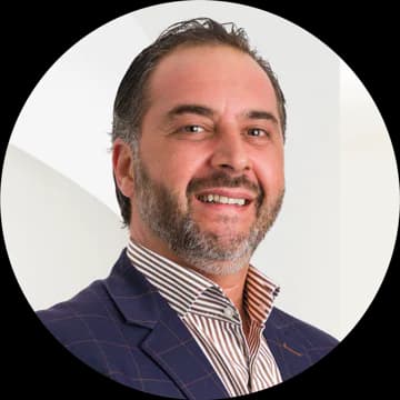 Portrait photo of Jonathan Nadjar