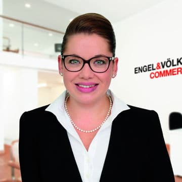 Portrait photo of Alexandra Gabisch