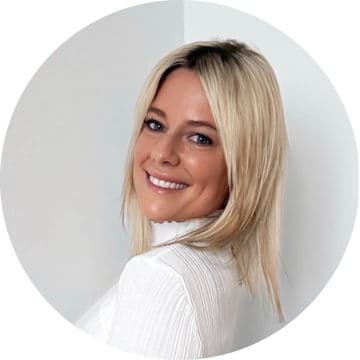 Portrait photo of Nadine Gallus