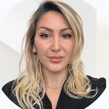 Portrait photo of Nesrine Harrat