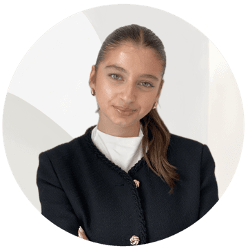 Portrait photo of Janine Dörtoluk