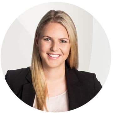 Portrait photo of Lara Schatz