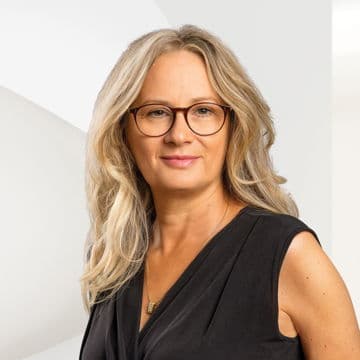 Portrait photo of Kathrin Schiller