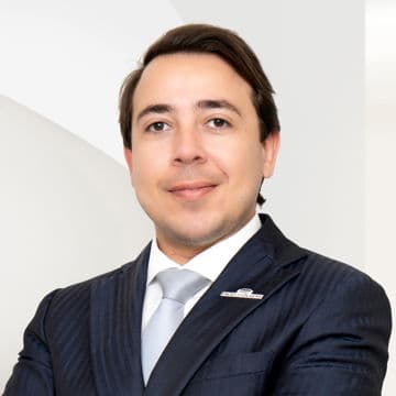 Portrait photo of Alex Lourenco