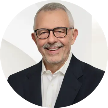 Portrait photo of Nikolaos Apergis